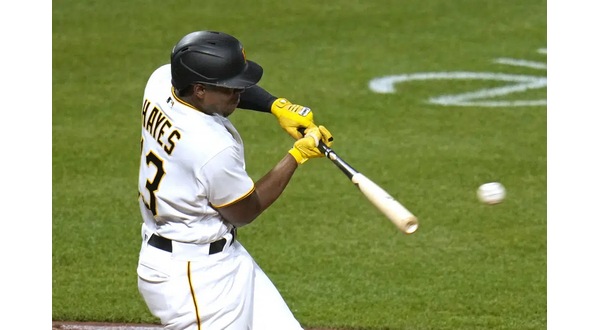 Hayes hits go-ahead 3-run homer in the 7th as Pirates rally past Cardinals - Vimarsana News