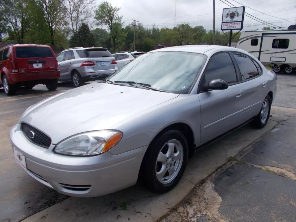 2004 Ford Taurus SE | KTLO