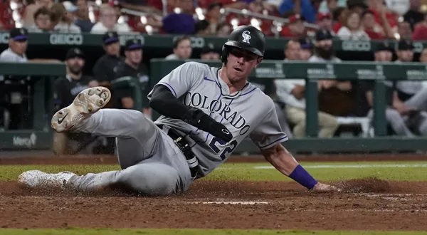 Rockies win season-best third straight game, first home series