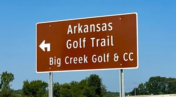 wireready_09-11-2023-10-12-11_00004_newgolftrailsign