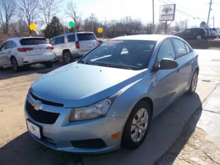 2012-chevrolet-cruze-ls-4dr-sedan