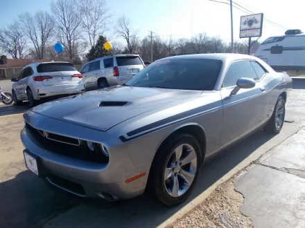 2015-dodge-challenger-sxt-2dr-coupe