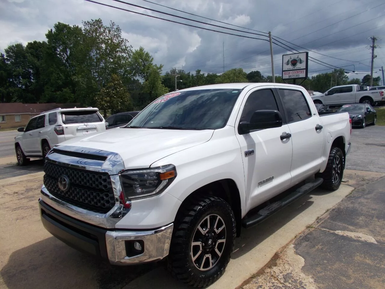 2019-toyota-tundra-sr5-4x4-4dr-crewmax-cab-pickup-sb-5-7l-v8-3