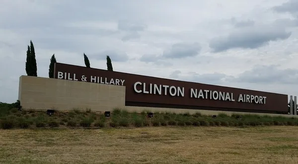 wireready_07-15-2024-16-08-03_00094_billandhillaryclintonnationalairport