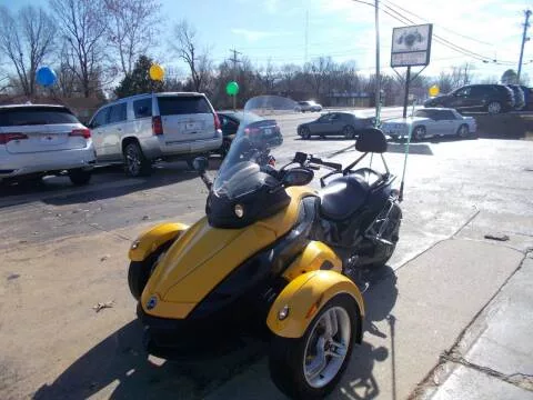 2008-can-am-spyder-roadster-2