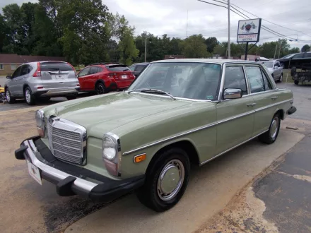 1976-mercedes-benz-240-class-diesel-1