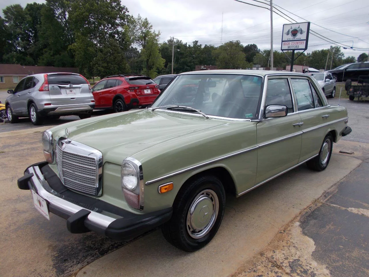 1976-mercedes-benz-240-class-diesel-1