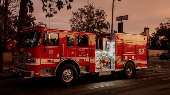 getty_cafiretruck_012025764941