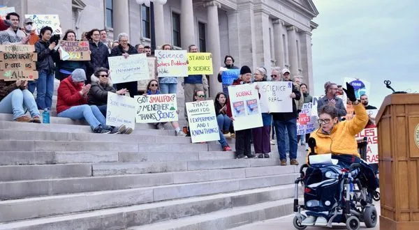 wireready_03-10-2025-14-54-11_00040_lizadamsrally