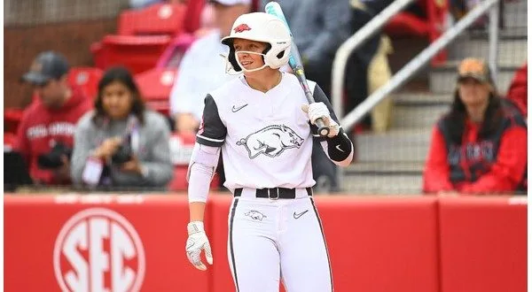 No. 12 Arkansas softball team falls in doubleheader against No. 1 ...