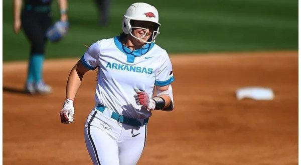wireready_03-30-2025-02-30-05_00121_arkansassoftball32925