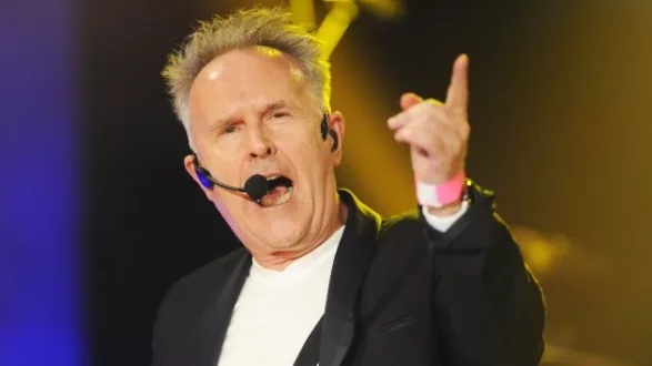 getty_howardjones_060325694835