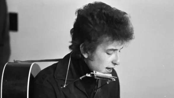 getty_bobdylan_072325149876