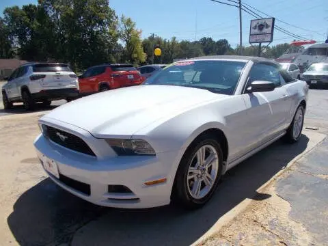 2014-ford-mustang-v6-2dr-convertible