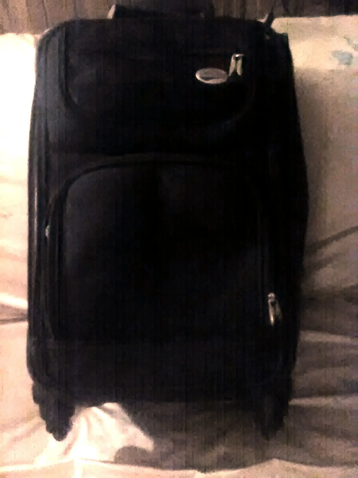 15-tluggage-30american-tourister