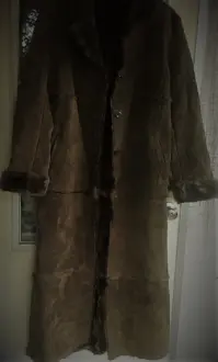 1trench-coat-brandon-thomas