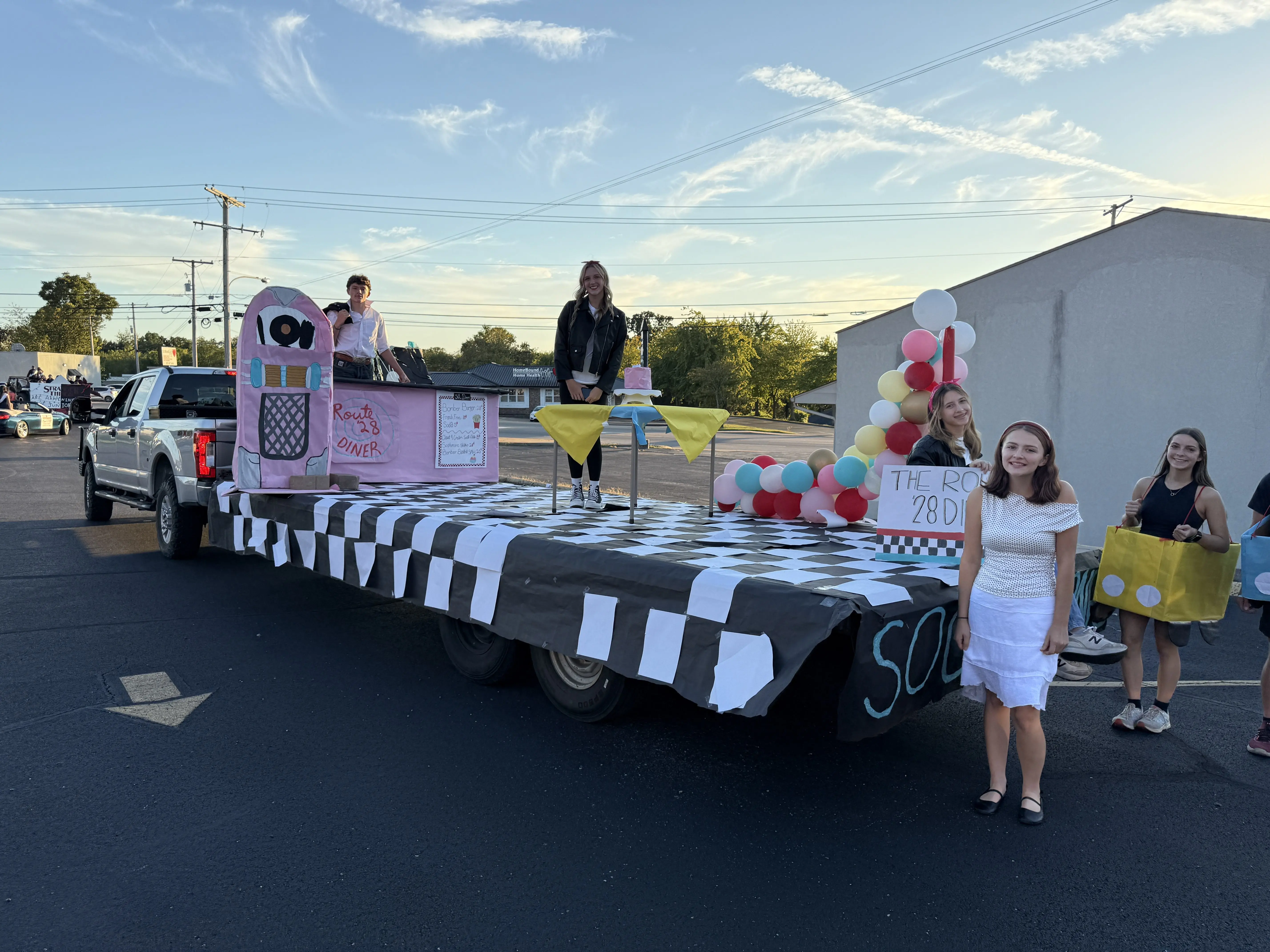 sophomore-float-2025 sophomore-float-2025