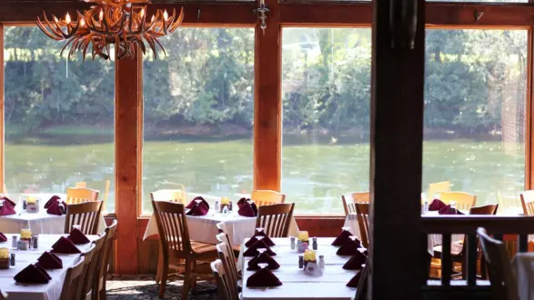 wireready_11-27-2025-11-10-24_04921_gastonsdiningroom