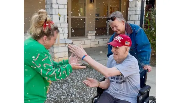 wireready_12-24-2025-12-20-06_03099_hiramshaddoxwhitechristmas