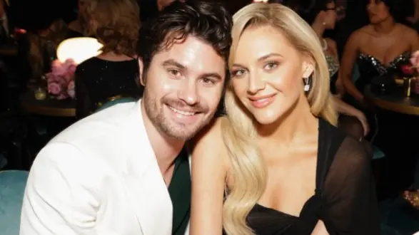 m_kelseaballerinichasestokes2025grammyscbs480534