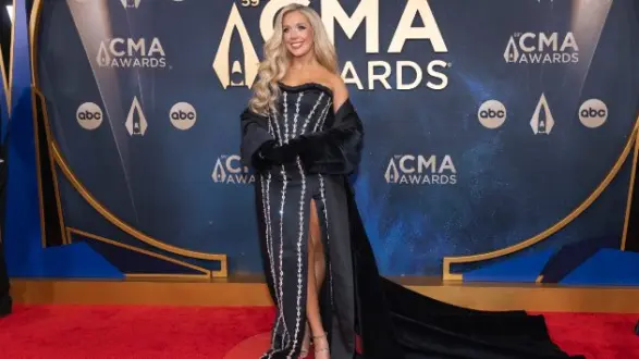 m_meganmoroneycmacarpet25wideabc264228