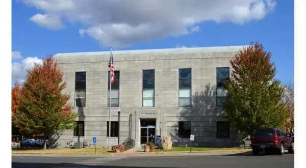 wireready_03-28-2026-10-20-06_07493_howellcountymocourthouse