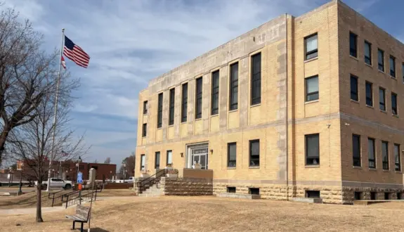 wireready_04-23-2026-10-00-48_08151_baxtercountycourthousefront