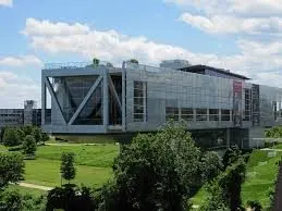 42 new citizens sworn in during ceremony at Clinton Library, former ...