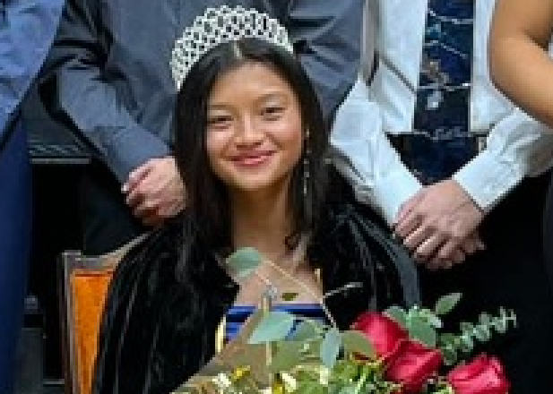 HHS CORONATION FALLS INTO PLACE FOR QUEEN - Vimarsana News