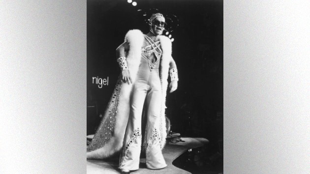 Elton John looks back on his outfits over the years: "I wanted to become more outrageous"