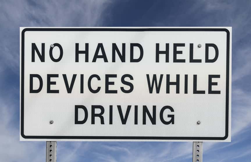 no-hand-held-devices-while-driving-sign