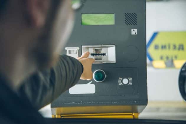 man-got-ticket-from-parking-meter