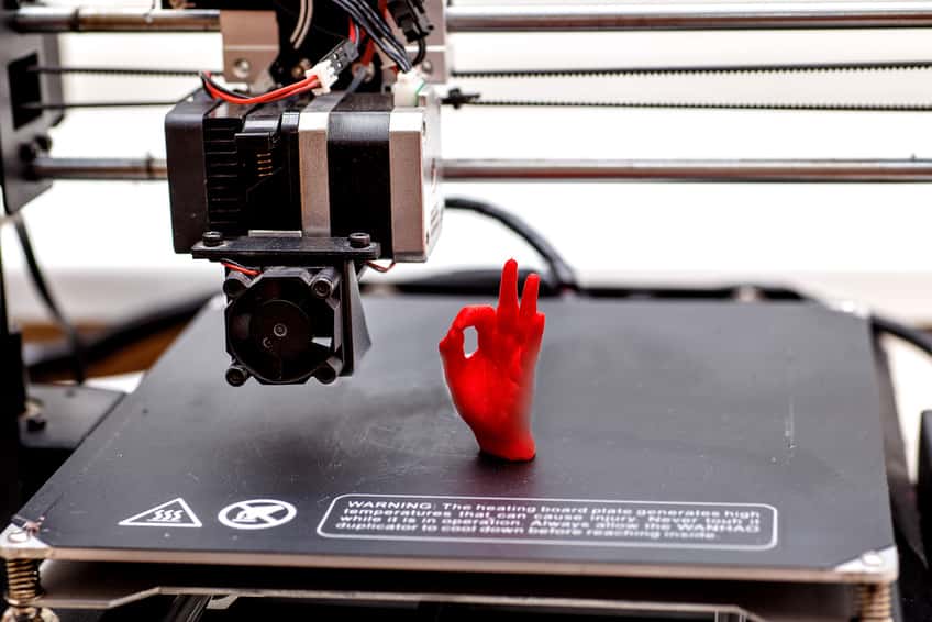 3d-printing-machine-and-printed-item