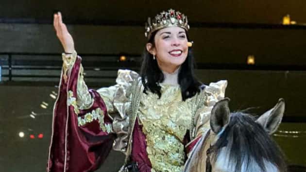 medieval-times-queen-02-ht-jef-180116_12x5_992