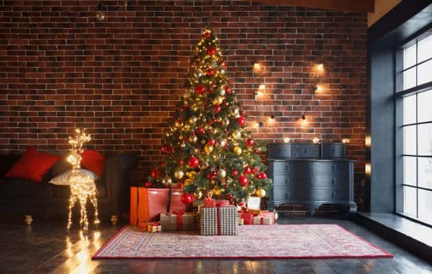 christmas-tree-in-home