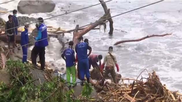 abcnews_122418_rescuers