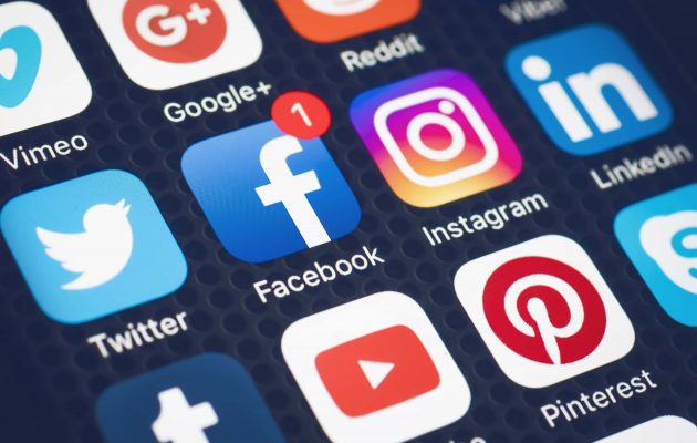 social-media-apps-on-phone