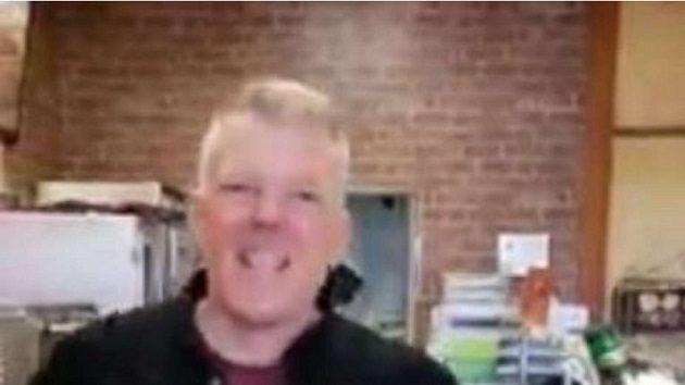 032319_tinalancaster_subwayguy