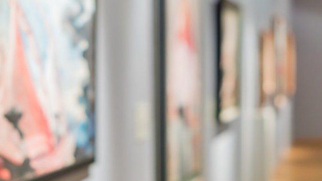istock_32919_paintings