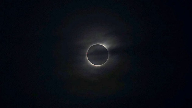 eslipse-totality-01-abc-jef-190702_hpmain_4x3_992