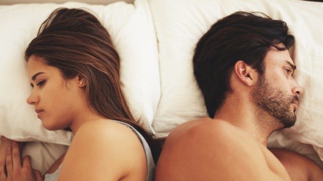istock_10219_couplebed