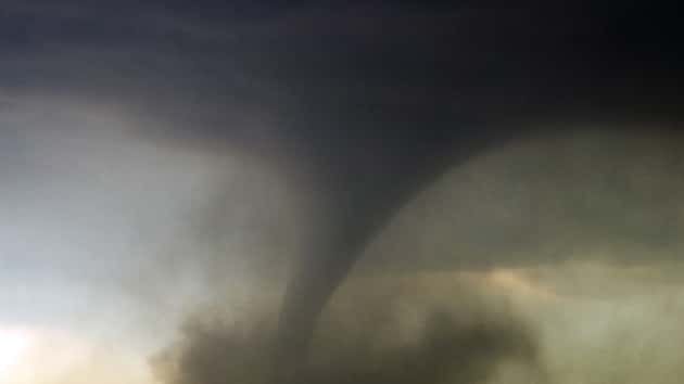istock_111319_tornado