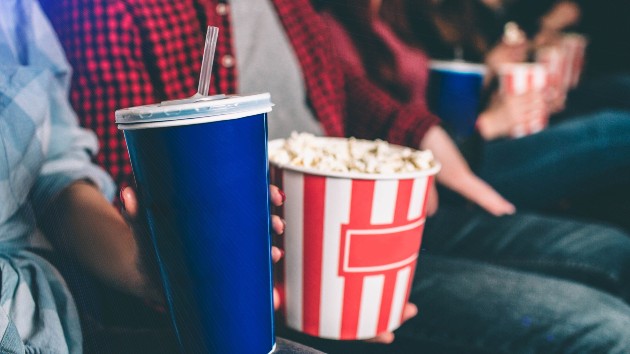 istock_42220_moviegoers