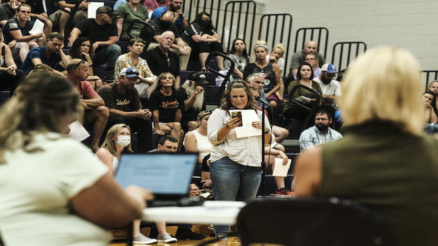 How school board meetings have become emotional battlegrounds for debating mask mandates - Vimarsana News
