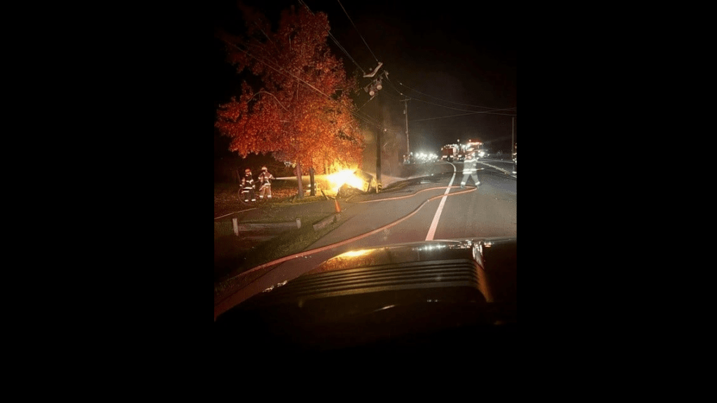 Bystanders Rescue Woman from Burning Car on Fulton Road - Vimarsana News