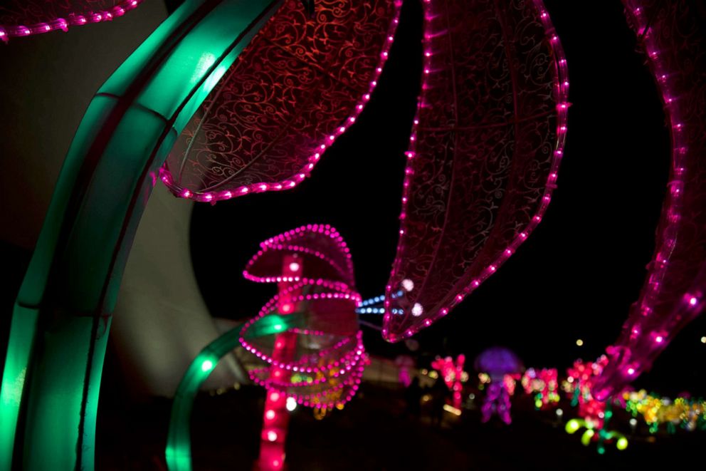Glowing lanterns brighten the Potomac for Lunar New Year - Vimarsana News
