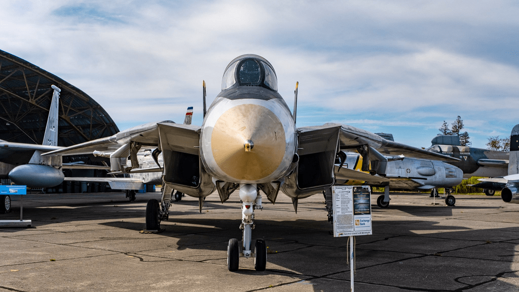 f-14-tomcat-at-the-pacific-air-coast-museum