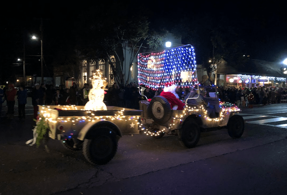 guerneville-parade-of-lights-russian-river-visitor-center