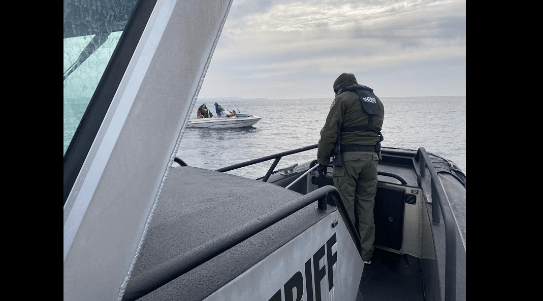marine-unit-rescuing-boaters-in-bodega-bay-12-19-22-sonoma-sheriff