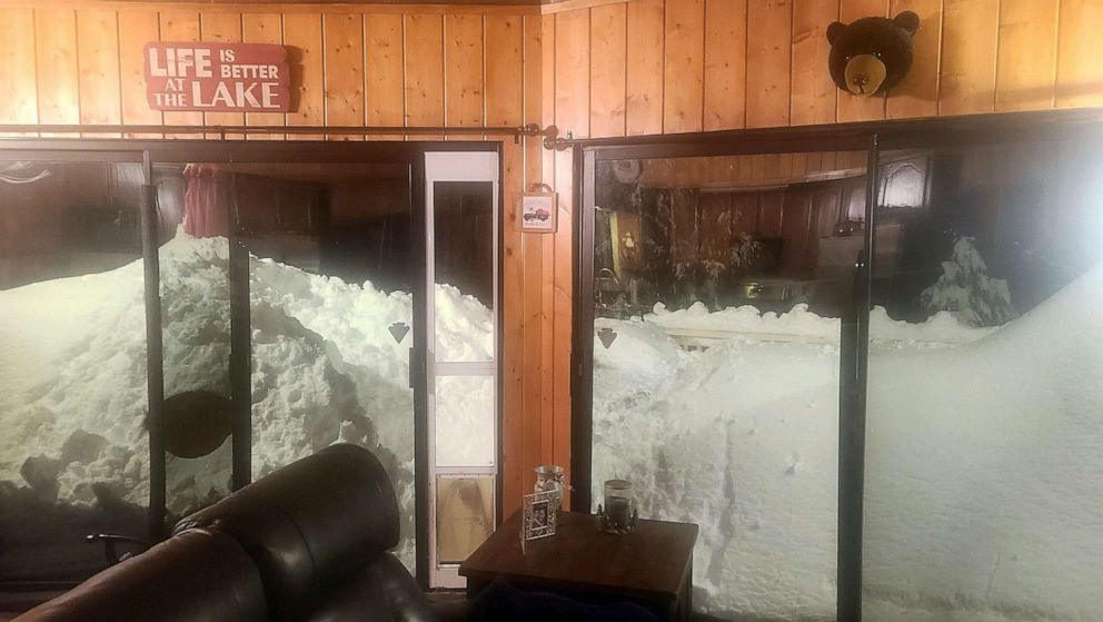 "When will help arrive?": Snowed-in Southern California residents plead for help - Vimarsana News